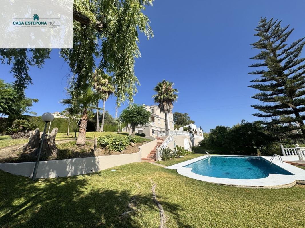 Sale of independent chalet in Casa o chalet en Lomas de Arroyo Judío, Estepona Golf, Estepona, Estepona
photo 1