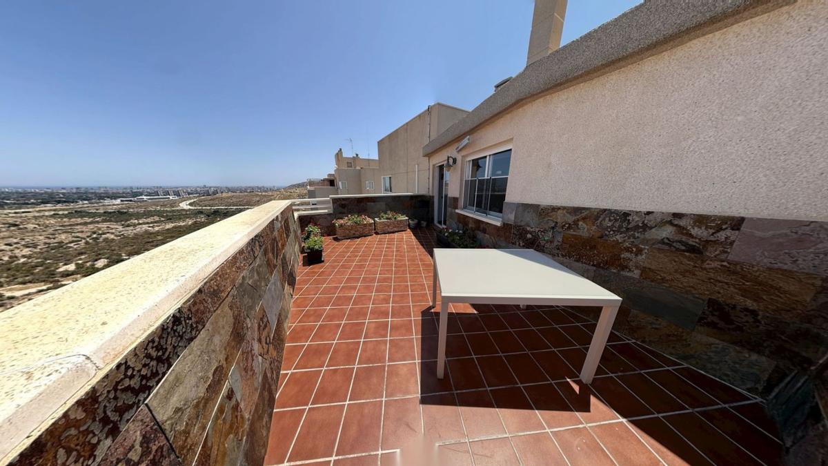 Penthouse sale in  Ático en Calle Salvador Allende, Juan XXIII, Alicante / Alacant, Alicante photo 2