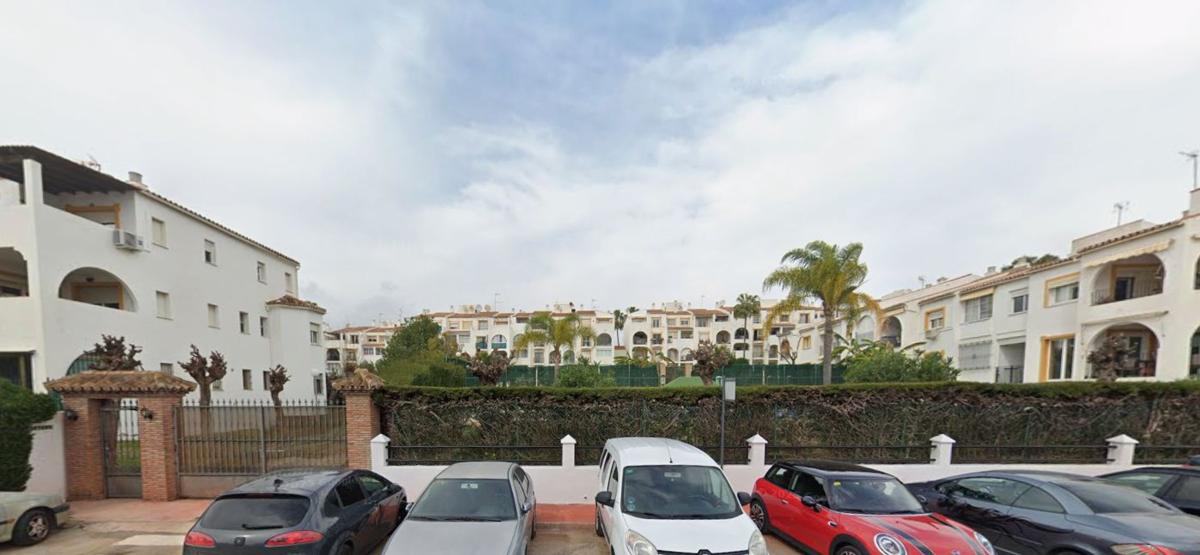 Venta de piso en Piso en Calle Nueva Atalaya, Nueva Atalaya, Estepona, Estepona
photo 1