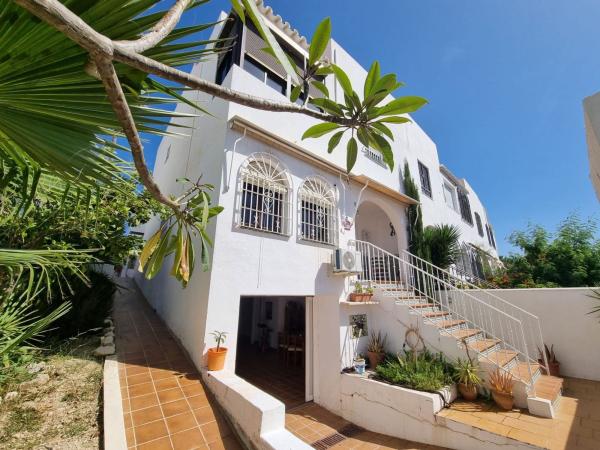Chalet pareado en Plaza Victoria Kent, 7, La Colina, Torremolinos photo 1