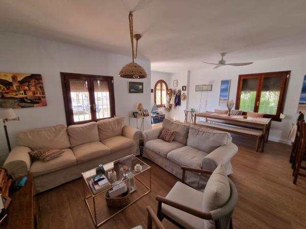 Chalet pareado en Plaza Victoria Kent, 7, La Colina, Torremolinos thumbnail 2