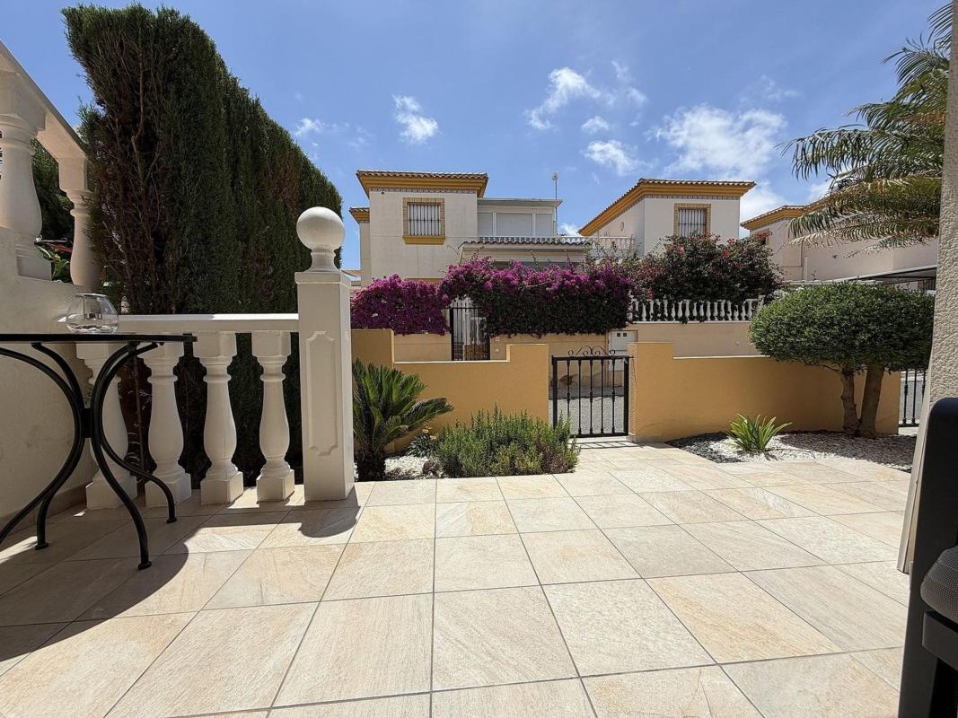 Sale of apartment in Piso en Villamartín, Orihuela, Orihuela
photo 4