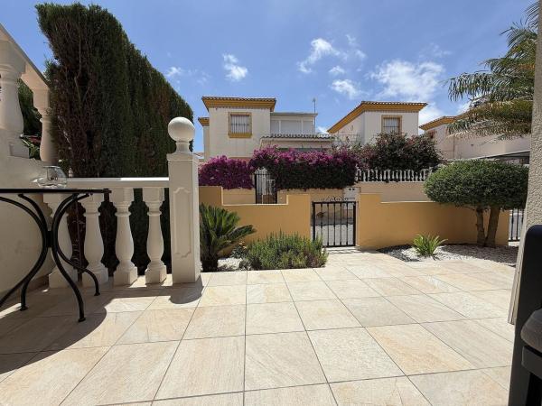 Sale of flat in Piso en Villamartín, Orihuela, Orihuela
 photo 4