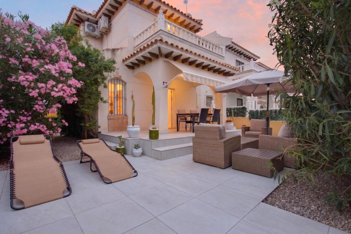 Properties for sale and rent in Spain photo 1