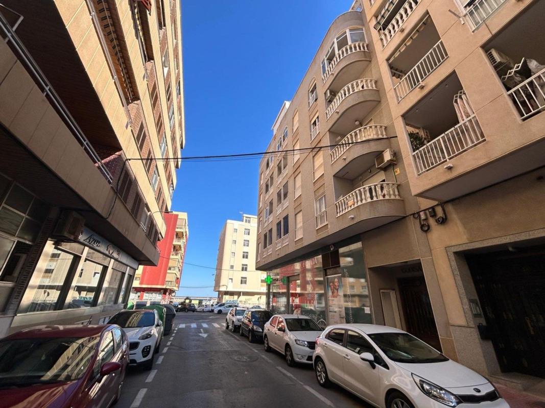 Продажа квартиры на Piso en Calle Beniajan, El Acequión, Torrevieja, Торревьеха
photo 1