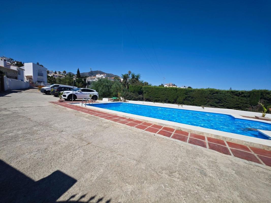 Properties for sale and rent in Spain photo 4