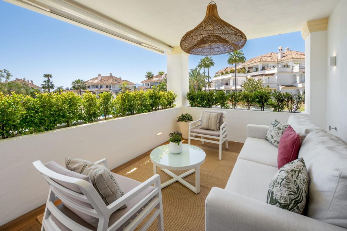 Продажа квартиры на Piso en Urbanización Monte Paraíso, 8, Lomas de Marbella Club, Marbella, Марбелла
photo 2