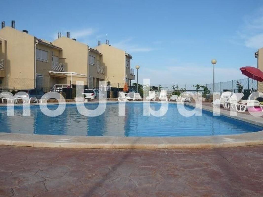 Sprzedaż szeregowego domku w Chalet adosado en Avenida del Mediterráneo, Monforte del Cid , Monforte del Cid photo 1