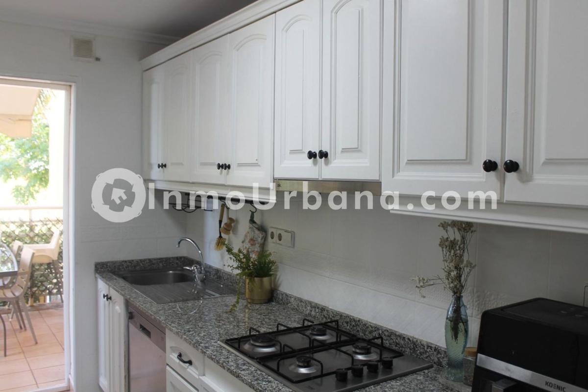 Sprzedaż szeregowego domku w Chalet adosado en Avenida del Mediterráneo, Monforte del Cid , Monforte del Cid photo 5