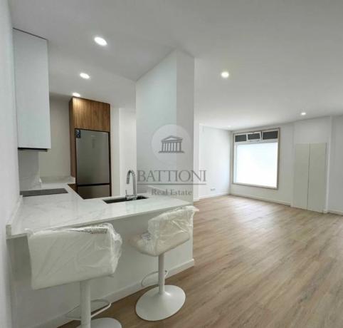 Venta de piso en Piso en Calle Cristóbal Ruiz Méndez, Huerta Nueva, Estepona, Estepona
thumbnail 1