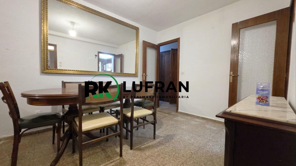 Sale of apartment in Piso en Calle de Benefactora Remedios Uriarte, Carolinas Altas, Alicante / Alacant, Alicante
photo 2
