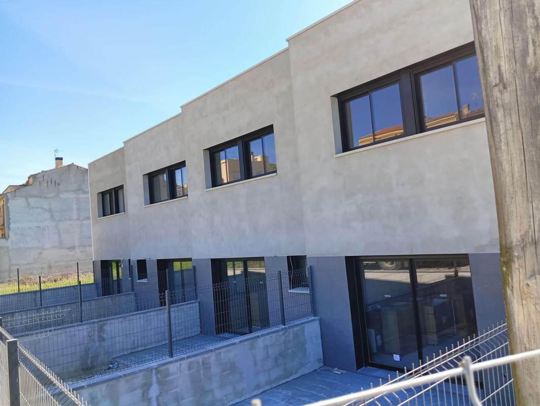 Nowa nieruchomość Casas adosadas en el Pla del Penedès w El Pla del Penedès photo 2