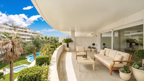 Продажа квартиры на Piso en a Cañas-f Rodeo, Puerto Banús, Marbella, Марбелла
 photo 1