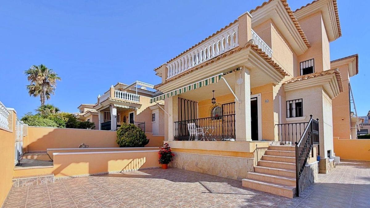 Properties for sale and rent in Spain photo 1