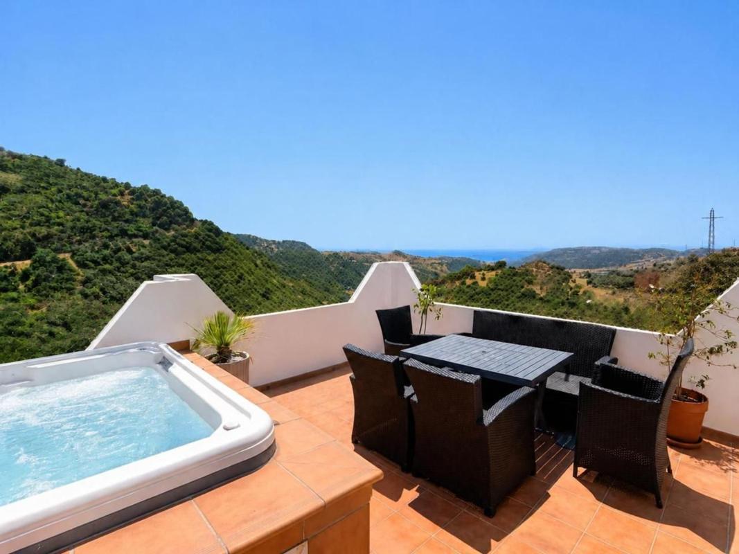 Properties for sale and rent in Spain photo 1
