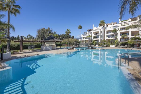 Venta de piso en Piso en Arrabal Uen. C5 Rio Velerin, El Velerín, Estepona, Estepona
thumbnail 1