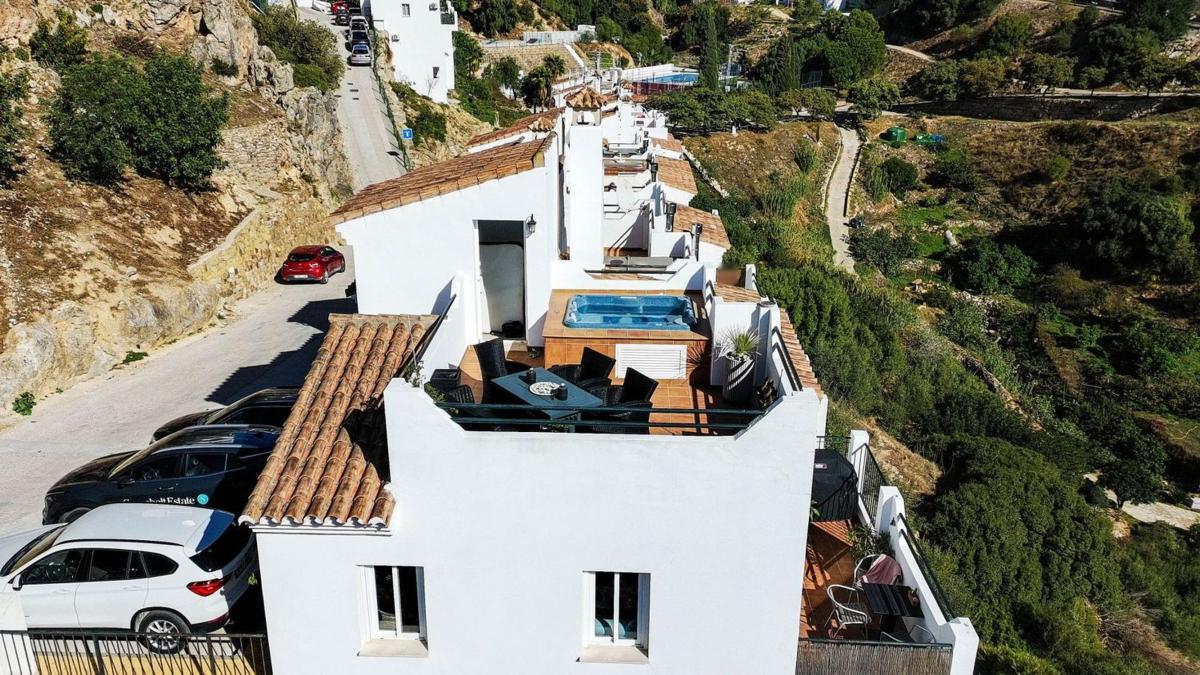Properties for sale and rent in Spain photo 2