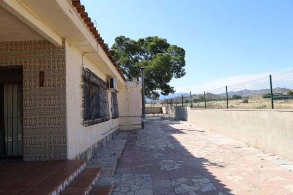 Casa o chalet independiente en Villamontes-Boqueres, San Vicente del Raspeig photo 3
