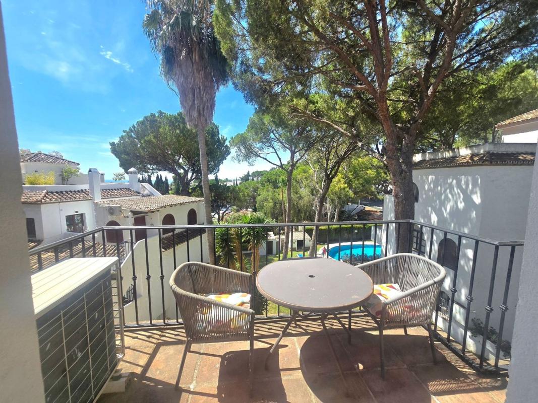Sprzedaż mieszkania w Piso en Urbanización Los Pinos de Aloha, Aloha, Marbella, Marbella
 photo 3