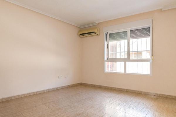 Sale of flat in Piso en Calle José Martínez Ruiz Azorín, El Molino, Torrevieja, Torrevieja
 photo 4