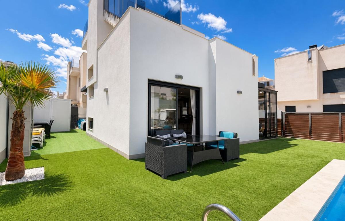 Properties for sale and rent in Spain photo 1