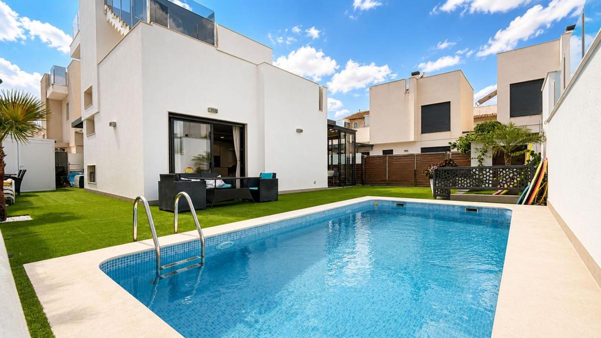 Properties for sale and rent in Spain photo 2