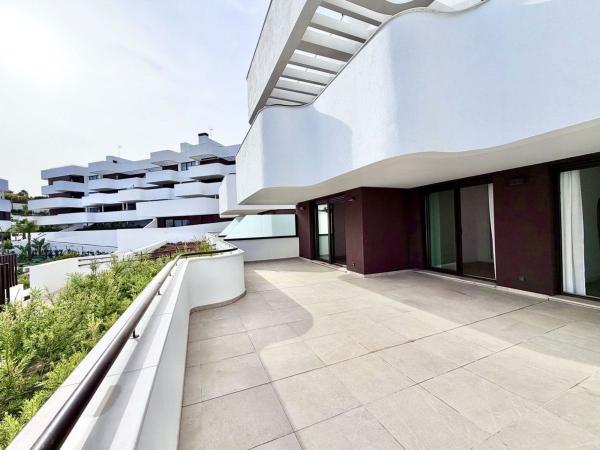 Venta de piso en Piso en Calle Polonia, Huerta Nueva, Estepona, Estepona
photo 1