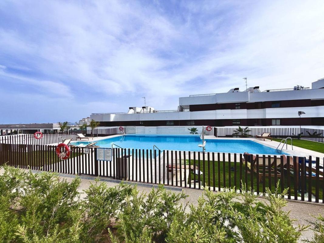 Venta de piso en Piso en Calle Polonia, Huerta Nueva, Estepona, Estepona
 photo 3
