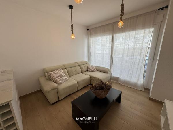 Venta de piso en Piso en Calle Manuel Maestre, Plaza Castelar - Mercado Central, Elda, Elda
 photo 1