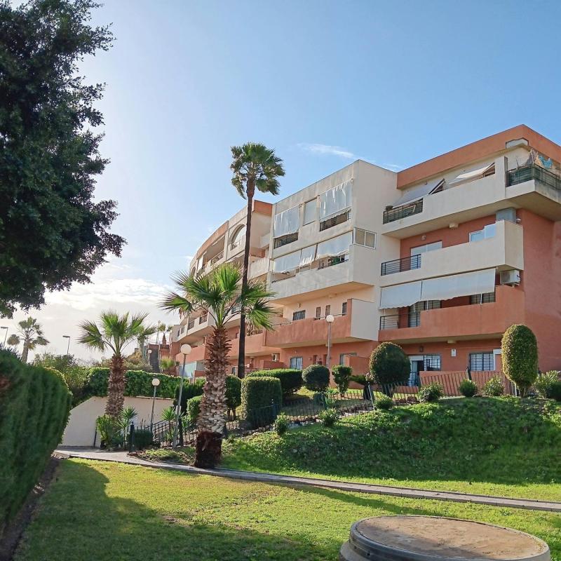 Продажа квартиры на Piso en Zona Centro Comercial Torrequebrada, Benalmádena, Бенальмадена
photo 1