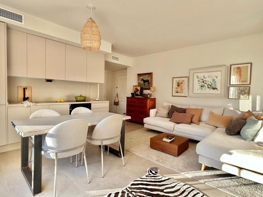 Продажа квартиры на Piso en Zona Centro Comercial Torrequebrada, Benalmádena, Бенальмадена
photo 3