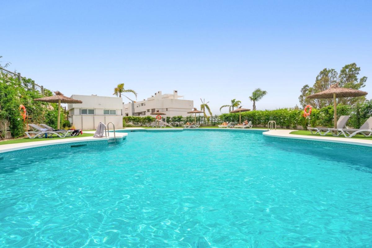 Venta de piso en Piso en Finca Dalena, 2, Estepona Golf, Estepona, Estepona
photo 1