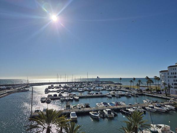 Дуплекс на продажу в Dúplex en Calle Cigala, Puerto de la Duquesa, Manilva, Манильва photo 1