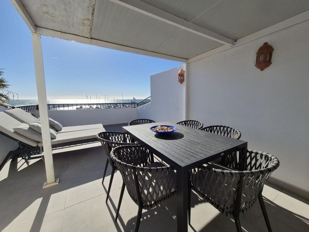 Продажа дуплекса на Dúplex en Calle Cigala, Puerto de la Duquesa, Manilva, Манильва photo 2