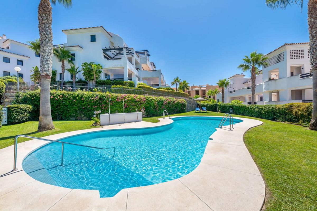 Sale of apartment in Piso en Calle Oliva, 2, Doña Julia Golf, Casares, Casares
photo 1