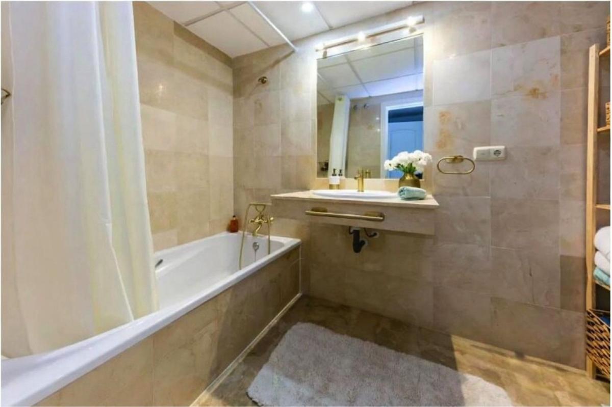 Venta de piso en Piso en Urbanizacion n Andalucia 3f, Los Naranjos, Marbella, Marbella
 photo 5