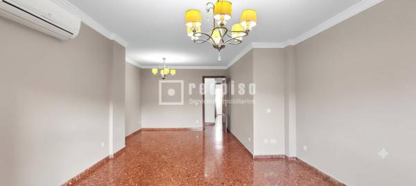 Sprzedaż mieszkania w Piso en Calle Poeta Agustín Ruano, Martiricos - La Roca, Málaga, Málaga
photo 1
