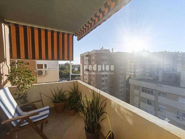 Sprzedaż mieszkania w Piso en Calle Poeta Agustín Ruano, Martiricos - La Roca, Málaga, Málaga
 photo 4