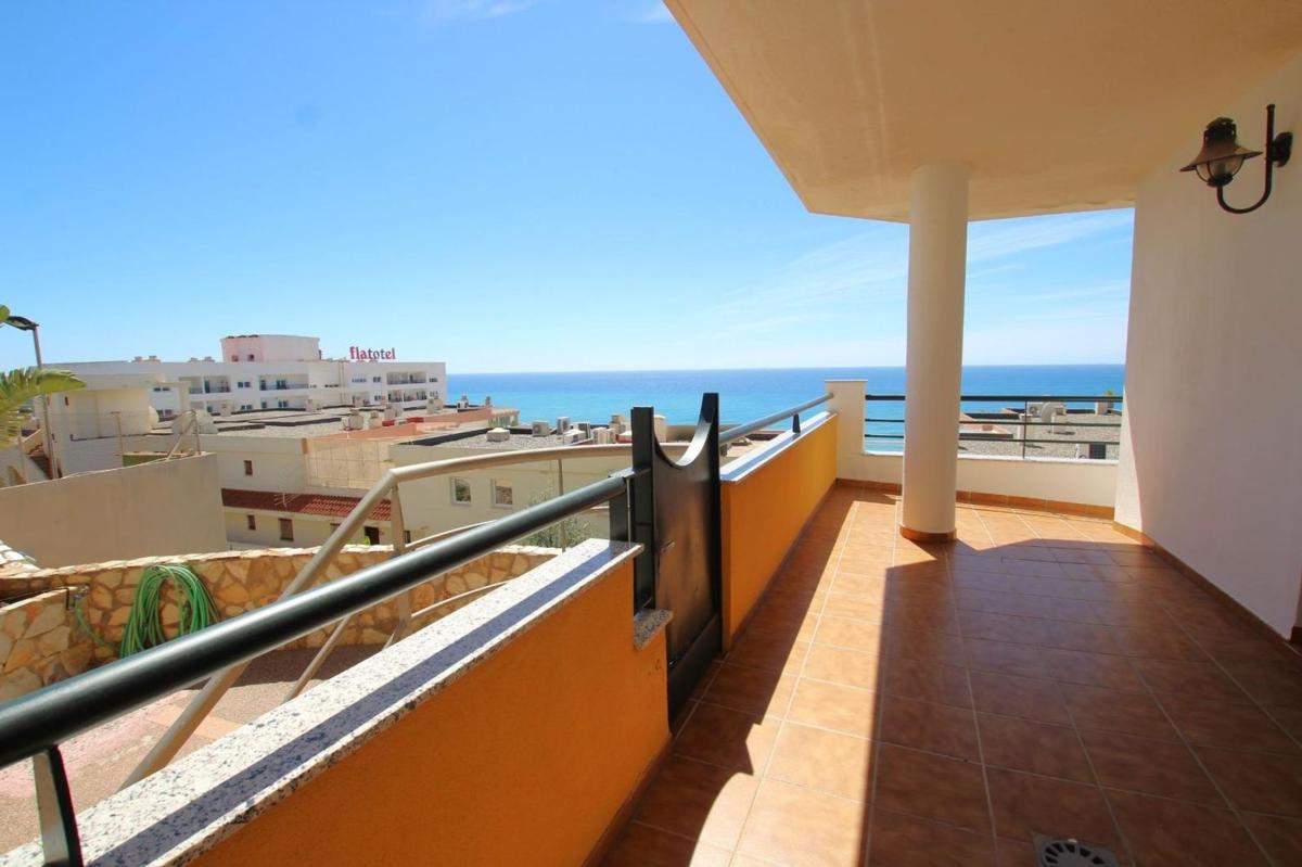 Venta de piso en Piso en Calle Almuñécar, Zona Centro Comercial Torrequebrada, Benalmádena, Benalmádena
photo 3