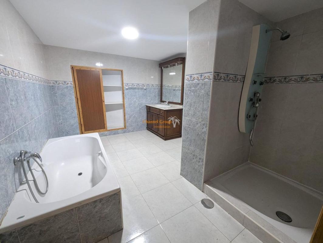 Sale of apartment in Piso en Pont Nou-Corazón de Jesús, Elche / Elx, Elche / Elx
photo 3