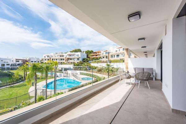 Venta de piso en Piso en Calle Pico Alcazaba, 2 Pm, Benatalaya, Estepona, Estepona
thumbnail 2