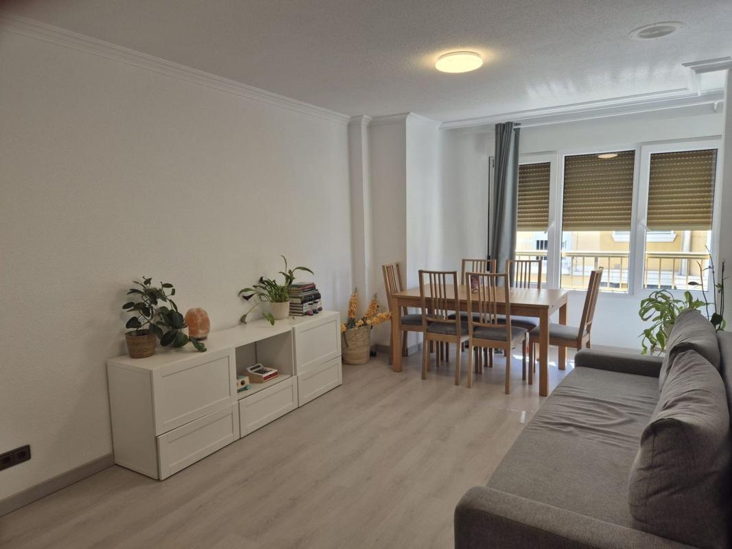Продажа квартиры на Piso en Calle Antonio Pascual Quiles, 42, Reina Victoria-Miguel Hernández, Elche / Elx, Эльче / Эльх
photo 1