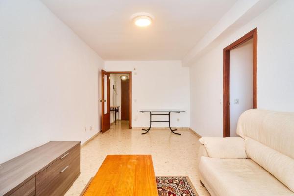 Sprzedaż mieszkania w Piso en Calle Hermanos Pinzón, 3, Zona Puerto Deportivo, Fuengirola, Fuengirola
 photo 3