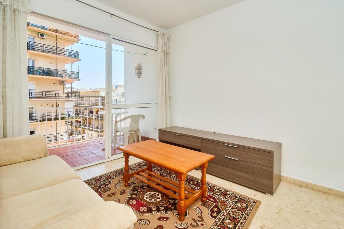 Sprzedaż mieszkania w Piso en Calle Hermanos Pinzón, 3, Zona Puerto Deportivo, Fuengirola, Fuengirola
photo 5