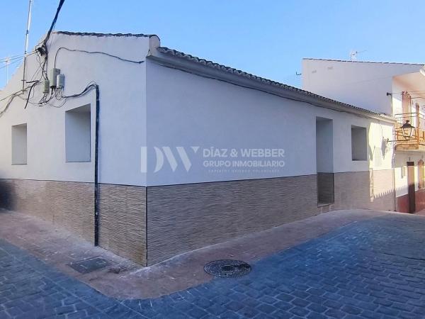 Independent chalet for sale in Casa o chalet en Benamocarra, Benamocarra
photo 1