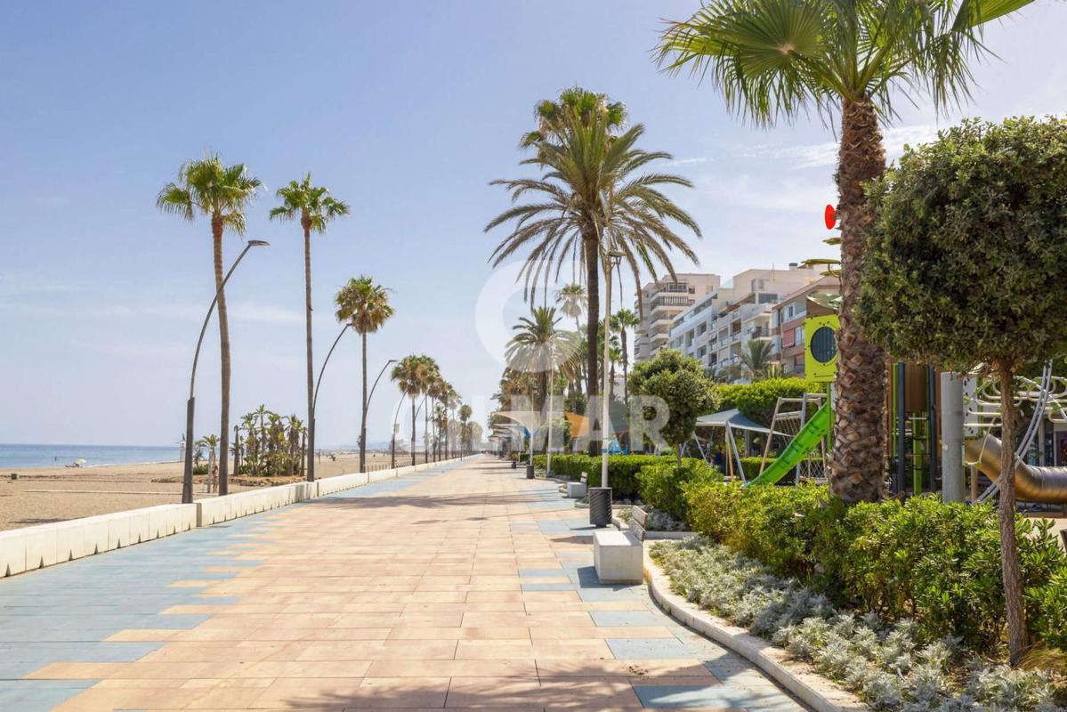 Venta de piso en Piso en Calle Alborán, Puerto de Estepona, Estepona, Estepona
photo 2