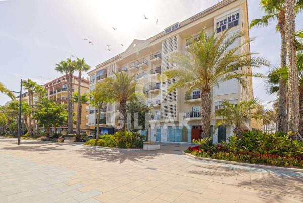 Venta de piso en Piso en Calle Alborán, Puerto de Estepona, Estepona, Estepona
thumbnail 2