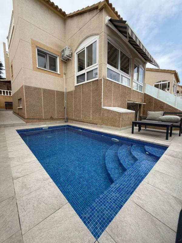 Properties for sale and rent in Spain photo 3