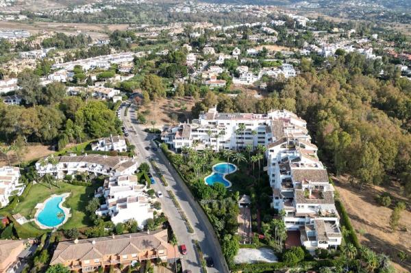 Venta de piso en Piso en Urbanizacion Vistazur Ii, Nueva Atalaya, Estepona, Estepona
photo 1