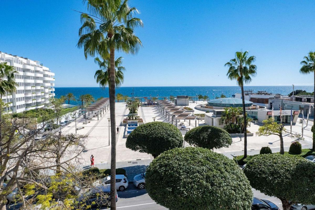 Venta de duplex en Dúplex en Calle Camilo José Cela, 23, Playa de la Fontanilla, Marbella, Marbella photo 1
